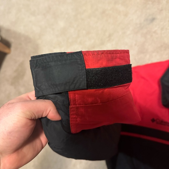 Columbia Snowsuit. Perfect for Canadian winters! - Picture 4 of 12